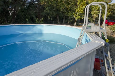 piscine en coque de polyester