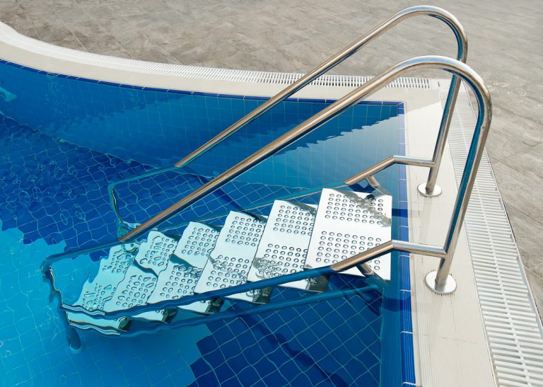Nouveau concept : la piscine en inox