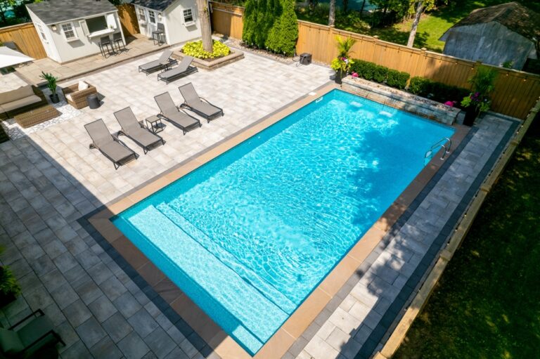 Quelle est la dimension idéale pour une piscine familiale ?